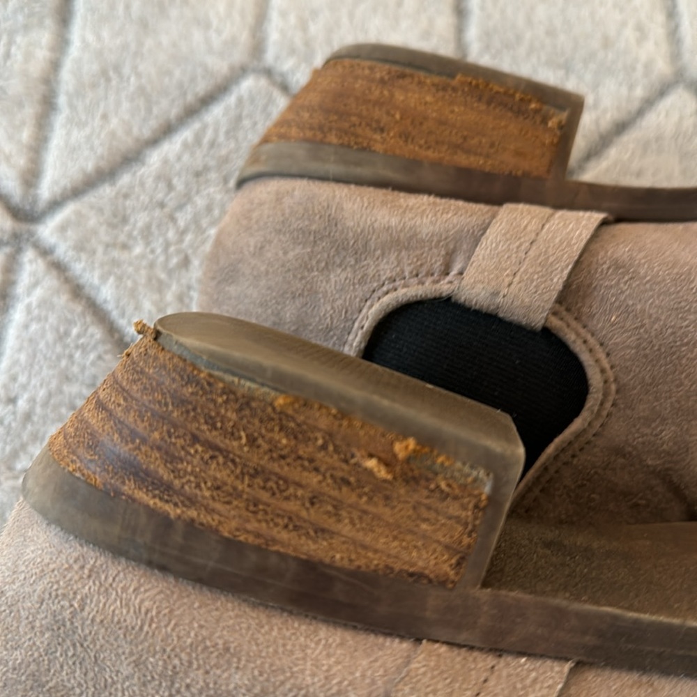Carlos Santana Taupe Ankle Booties with elastic gore on both sides - Size 7.5 - Picture 7 of 7